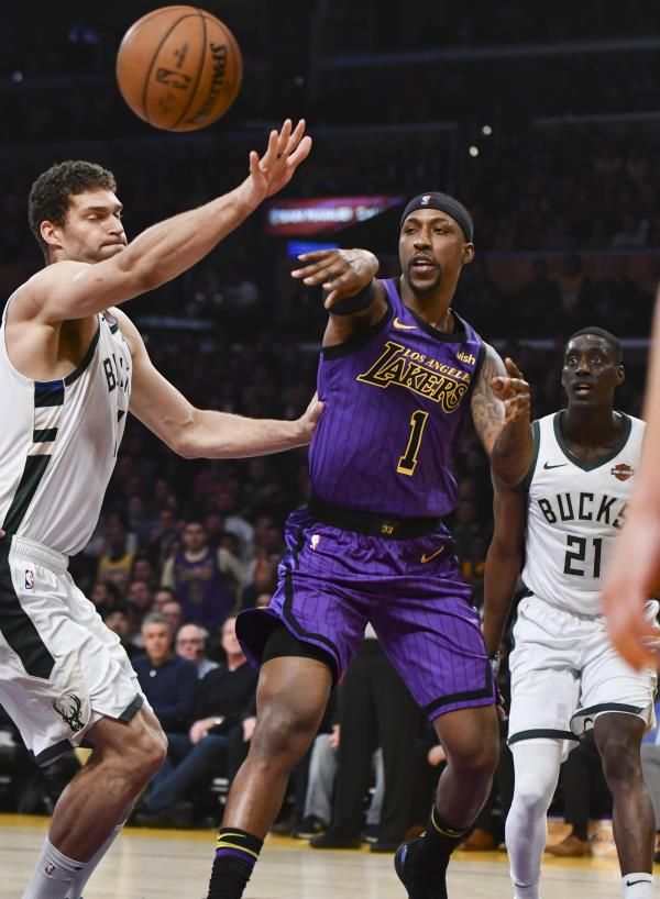 2019-03-02t045125z_1053248245_nocid_rtrmadp_3_nba-milwaukee-bucks-at-los-angeles-lakers_reuters