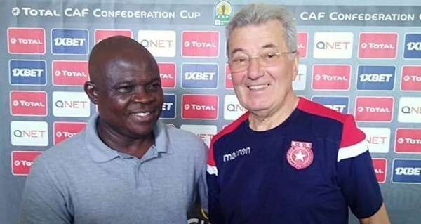 روجيه لومير خلال المؤتمر الصحفي