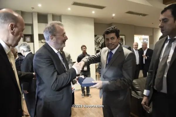 ?i=corr%2f112%2fkoo_112353