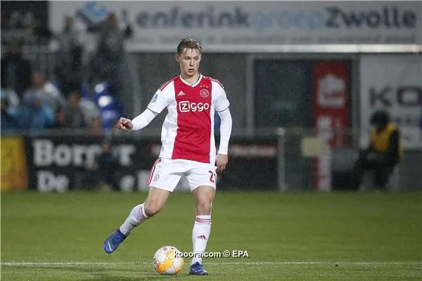 ?i=epa%2fsoccer%2f2018-12%2f2018-12-08%2f2018-12-08-07218123_epa