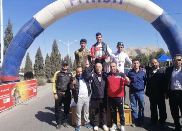 عبيدة  الصادق يقترب من حصد اللقب