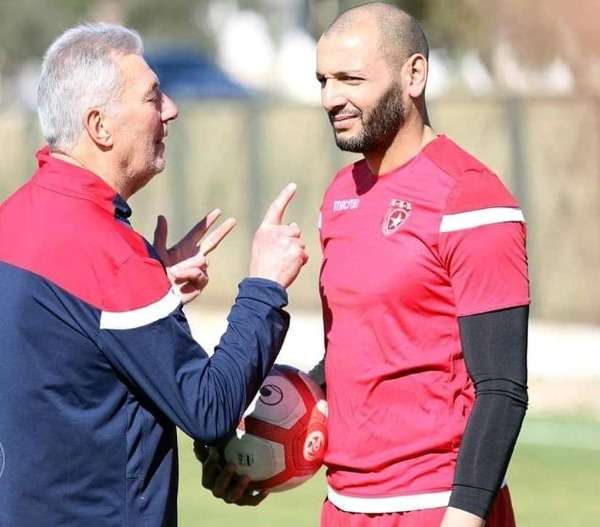 روجيه لومير خلال تدريبات النجم الساجلي