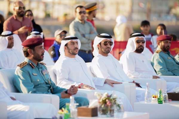 من الاجتماع