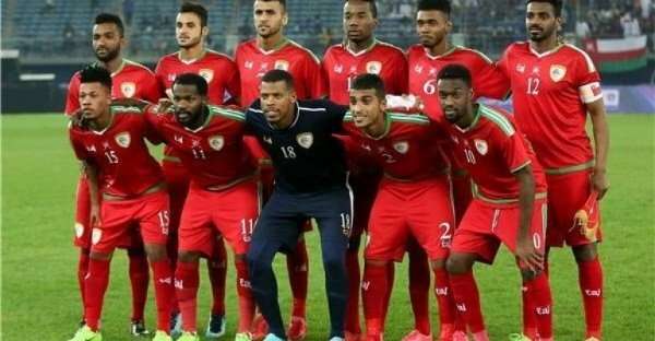 لاعبو المنتخب العماني