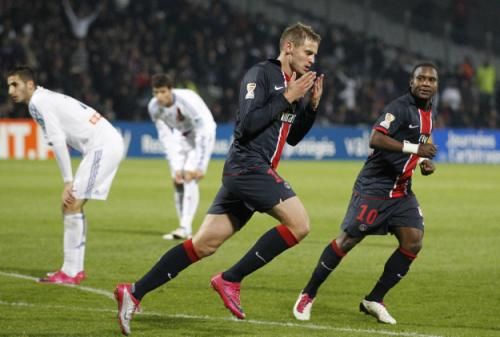 2010-10-27t203654z_01_rpr22_rtridsp_3_soccer-france_reuters