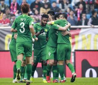 فرحة لاعبي بكين جوان