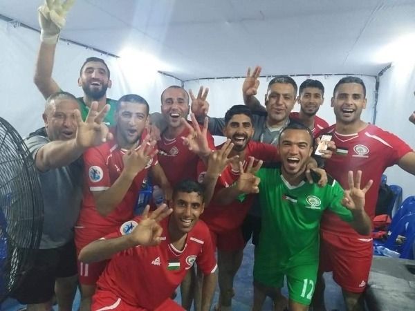 فرحة لاعبي فلسطين بالفوز على أفغانستان