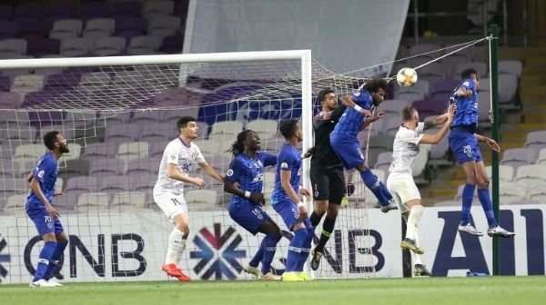 من مباراة العين والهلال