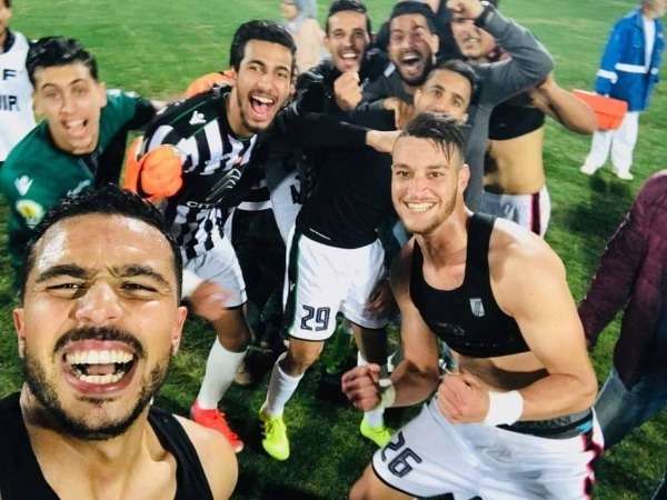  فرحة الصفاقسي بعد المباراة 