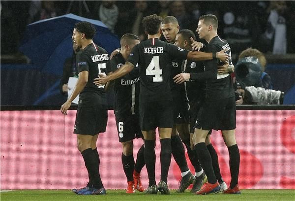 لاعبو باريس سان جيرمان