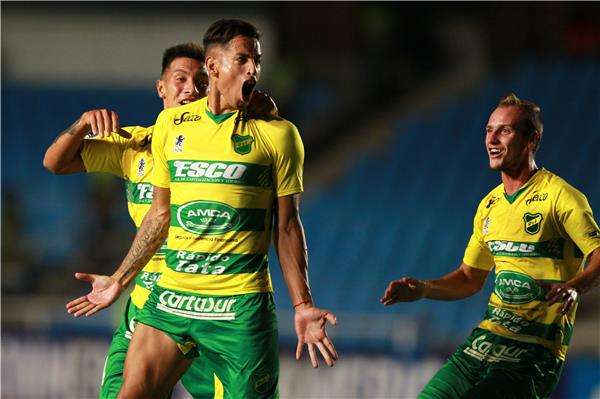 لاعبو ديفينسا خوستيكا 