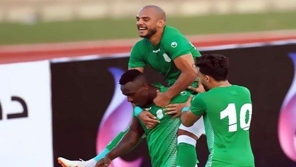 قمر مع لاعبي الاتحاد 