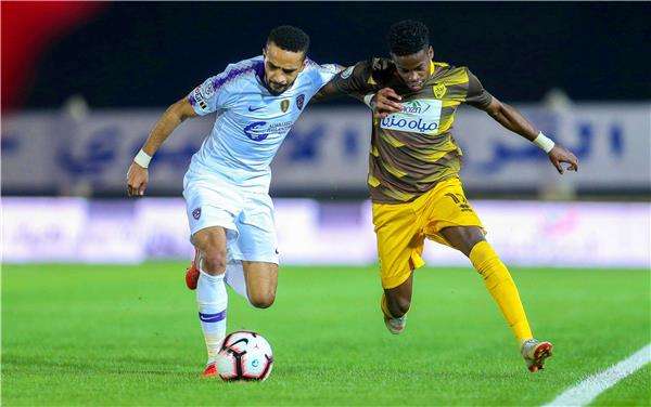 جانب من المواجهات المثيرة بالدوري السعودي