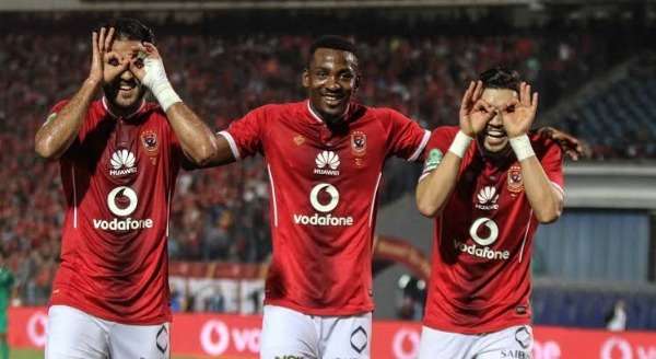 لاعبو الأهلي