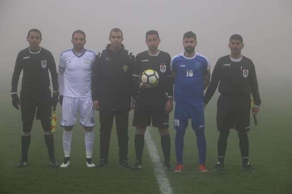 الفريقان قبل المباراة