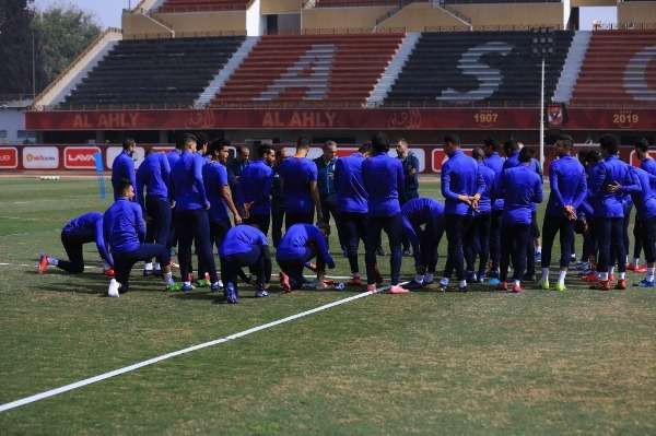 لاعبو الأهلي