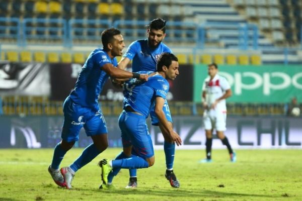 أيمن حفني مع لاعبي الزمالك 