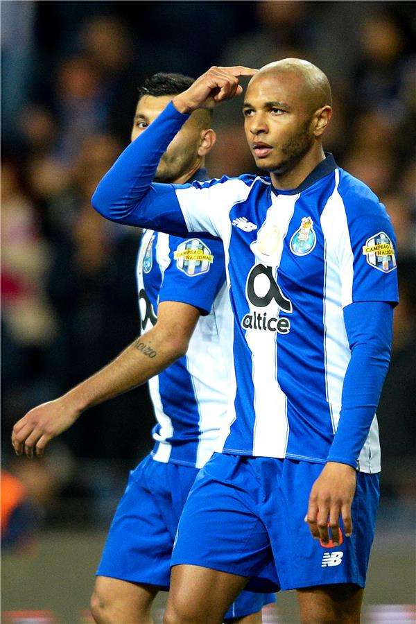 فرحة ياسين براهيمي بهدفه