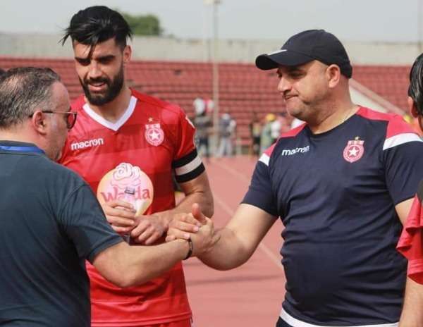 رفيق محمدي (يمين)