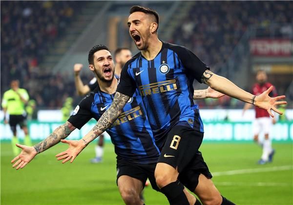 ماتياس فيتشينو يحتفل بالهدف