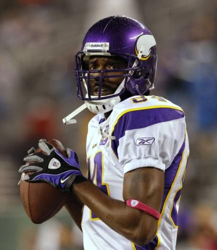 2010-10-12t003232z_01_erd102_rtridsp_3_nfl_reuters