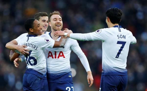 لاعبو توتنهام