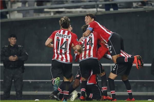 لاعبو إستوديانتس لابلاتا 