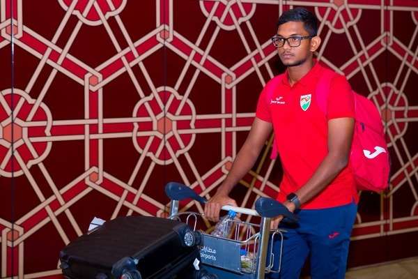 وصول منتخب المالديف