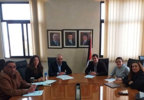 من الاجتماع