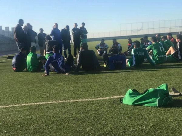 المدرب الجديد للظاهرية في أول مران يتحدث للاعبين