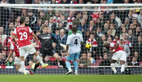 2010-10-30t162933z_01_kfd09_rtridsp_3_soccer-england_reuters