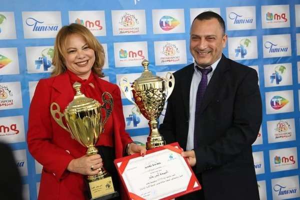 رئيسة الاتحاد التونسي تتسلم جائزتي مالك الجزيري وأنس جابر