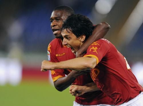 2010-10-30t180116z_01_rom507_rtridsp_3_soccer-italy_reuters