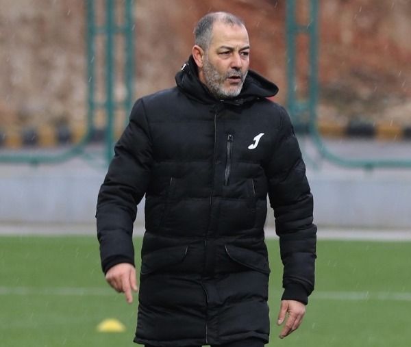 قيس اليعقوبي مدرب الوحدات