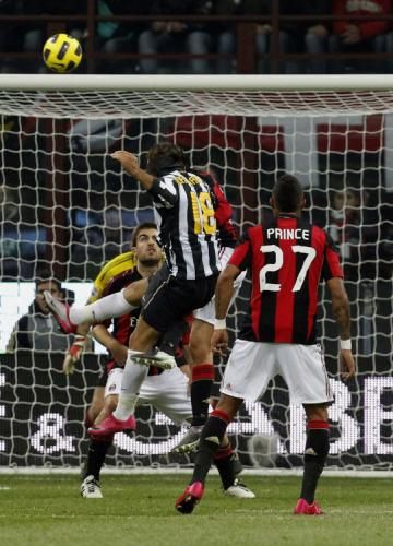 2010-10-30t204124z_01_gsp01_rtridsp_3_soccer-italy_reuters
