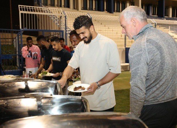 عشاء الهلال 