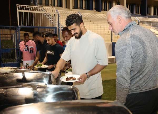 عشاء الهلال
