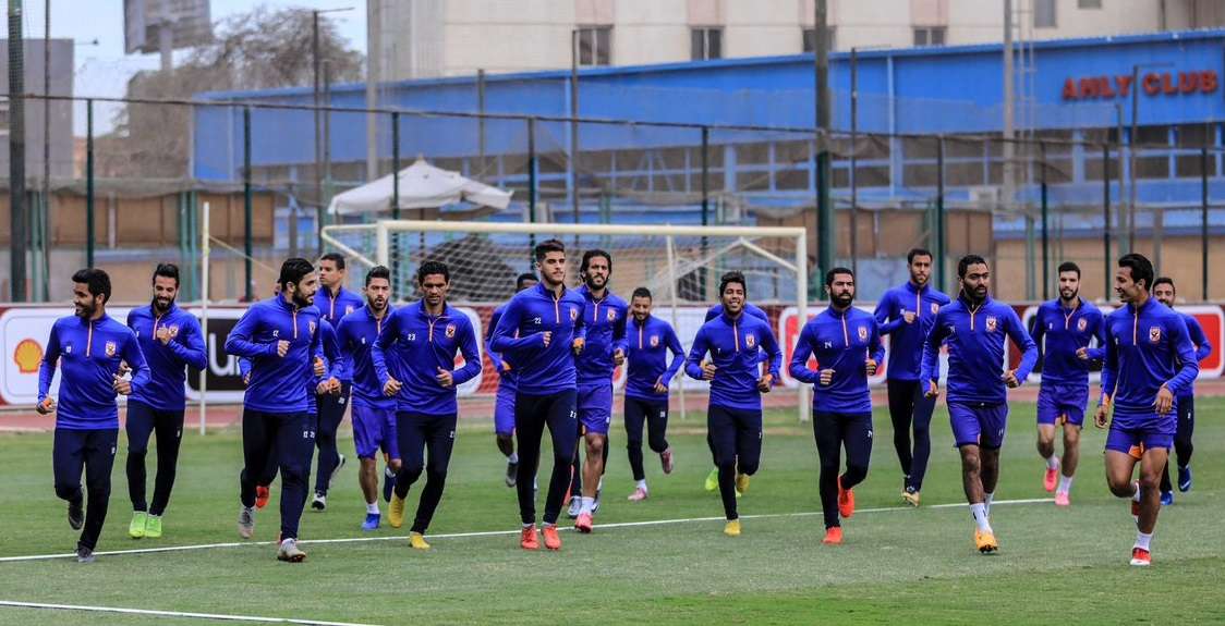 لاعبو الأهلي