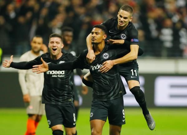 لاعبو آينتراخت فرانكفورت