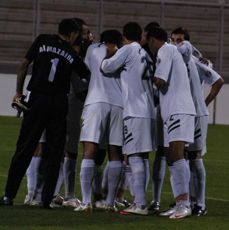 فريق المنشية قبل بداية اللقاء