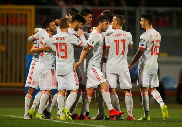 فرحة لاعبي منتخب إسبانيا 