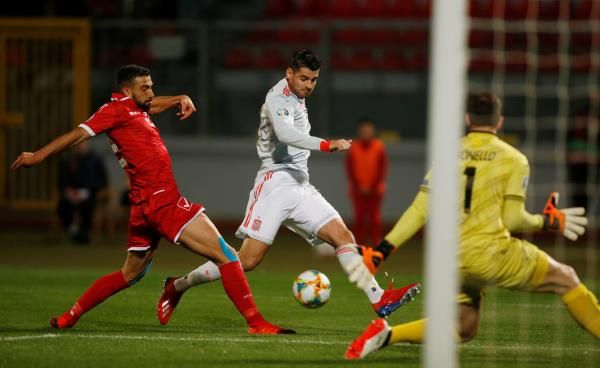 موراتا خلال مواجهة مالطا