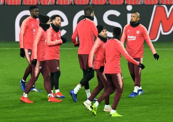 أومتيتي مع فريقه