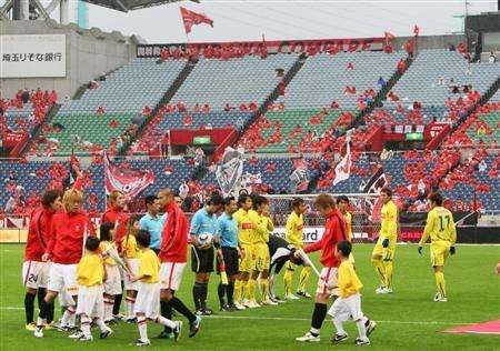 مقاطعة جماهير أوروا كانت واضحة بمباراة فريقي أوراوا وياماغاتا