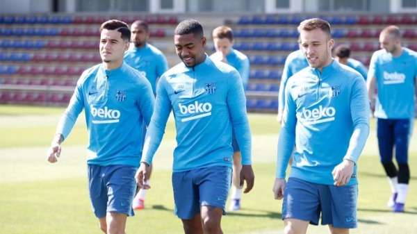 لاعبو برشلونة 