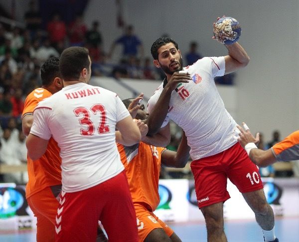 جانب من لقاء الكويت ومضر