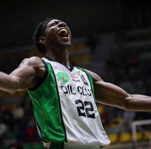 فرحة لاعب النفط