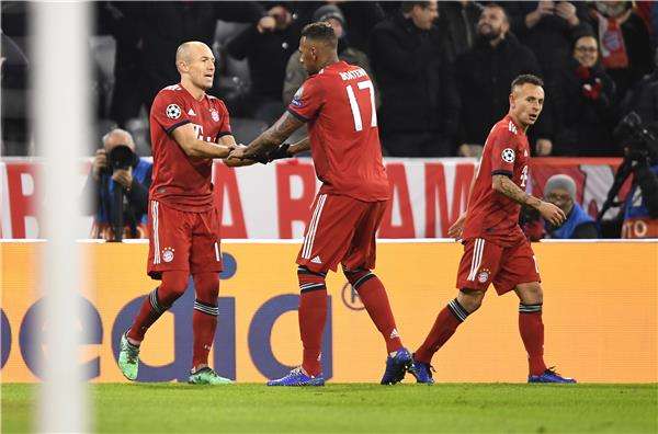 بواتينج مع لاعبي بايرن ميونخ