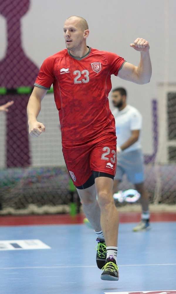 ماكس جونسن لاعب الدحيل 