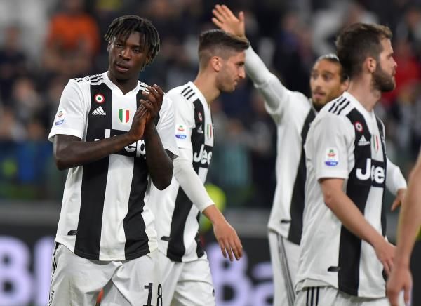 مويس كين مع لاعبي يوفنتوس